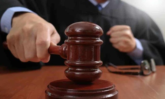 FEAT-IMG-Judge-Hammering-Gavel-001